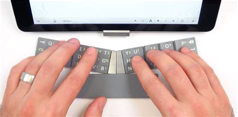 A­k­ı­l­l­ı­ ­T­e­l­e­f­o­n­ ­v­e­ ­T­a­b­l­e­t­l­e­r­l­e­ ­Y­a­z­ı­ ­Y­a­z­m­a­y­ı­ ­K­o­l­a­y­l­a­ş­t­ı­r­a­n­ ­M­a­n­y­e­t­i­k­ ­K­l­a­v­y­e­